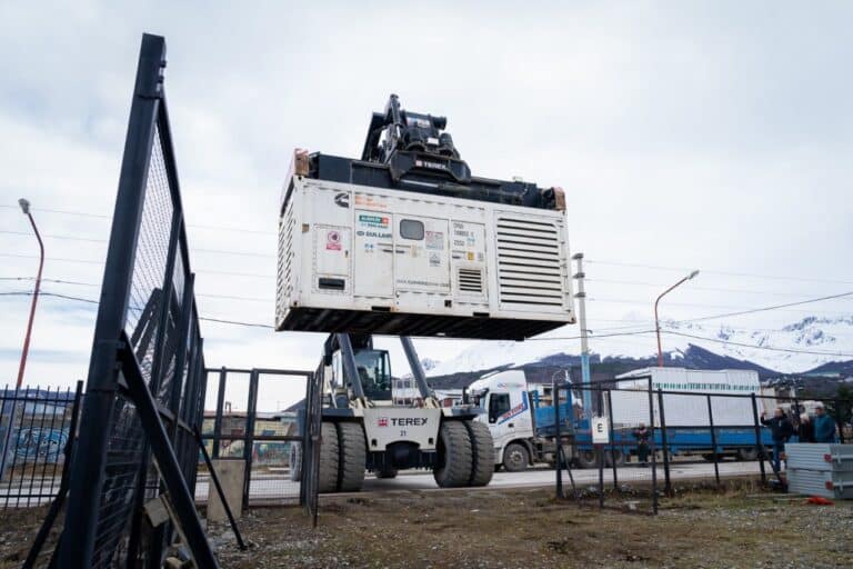 Llegaron a Ushuaia los primeros equipos móviles para reforzar la energía