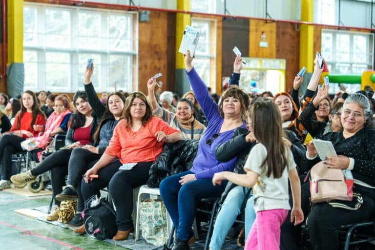 Gran bingo “Mes de las Maternidades” en Ushuaia reunió a cientos de familias