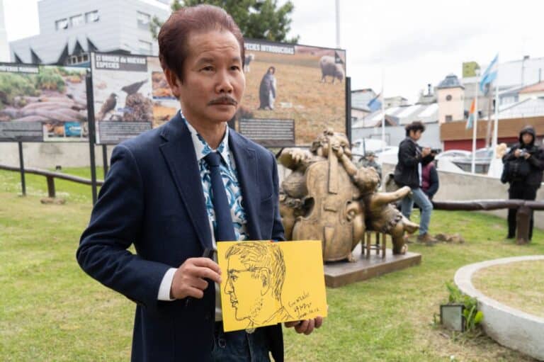 Ushuaia: El Voluptuoso Sol de Xu Hongfei brilla en el Museo del Fin del Mundo